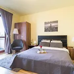 Lux Apart, Wifi, Netflix, Check In 24/7
