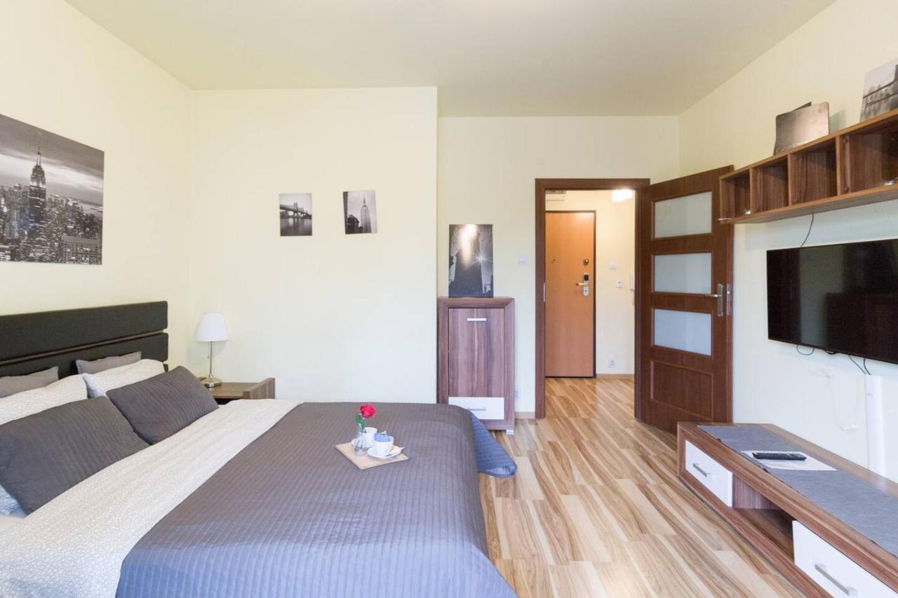 Lux Apart, Wifi, Netflix, Check In 24/7 *